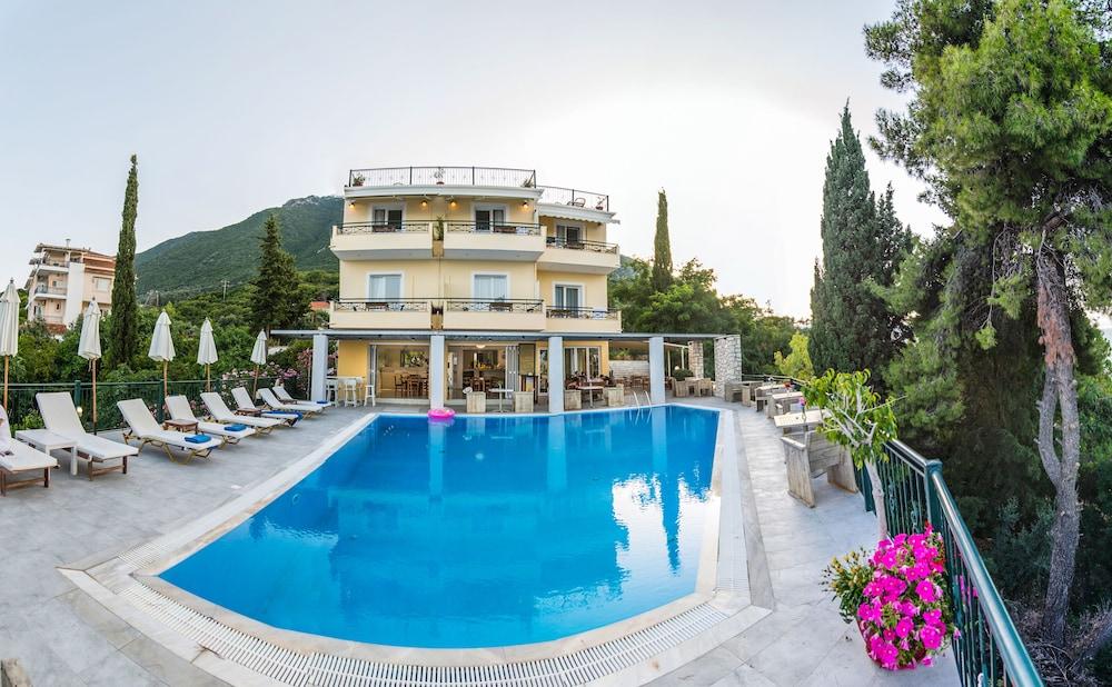 Aliki Hotel Никиана Екстериор снимка